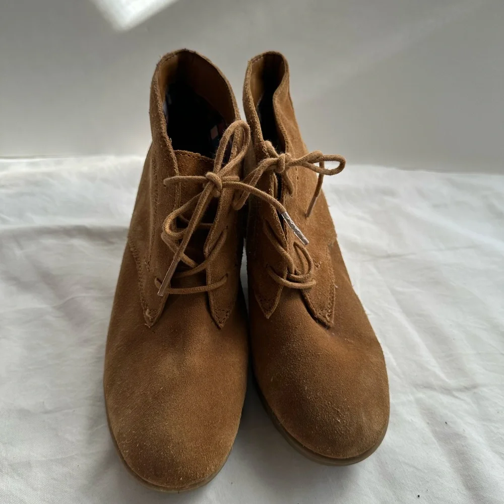 White Mountain Brown Suede Velvet size 7.5